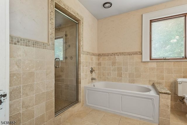 26 Ferncliff Rd, Bloomfield Twp., NJ 07003