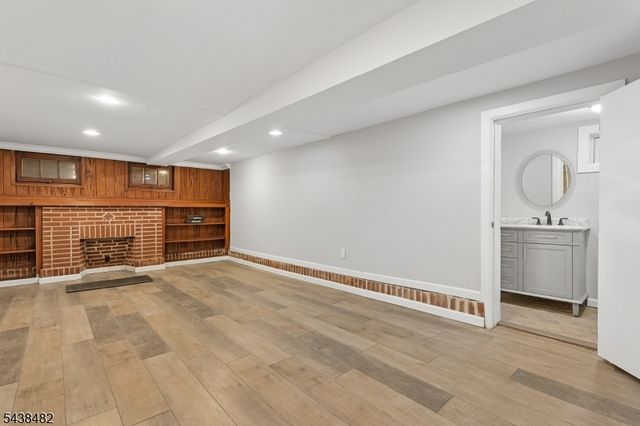 26 Ferncliff Rd, Bloomfield Twp., NJ 07003