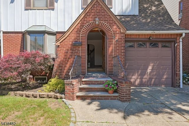 26 Ferncliff Rd, Bloomfield Twp., NJ 07003