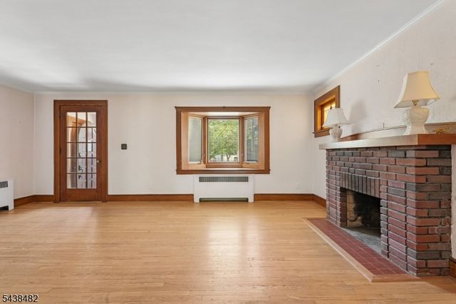 26 Ferncliff Rd, Bloomfield Twp., NJ 07003