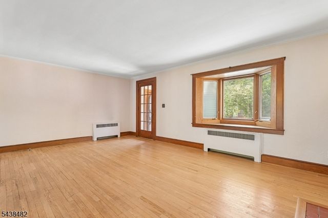 26 Ferncliff Rd, Bloomfield Twp., NJ 07003