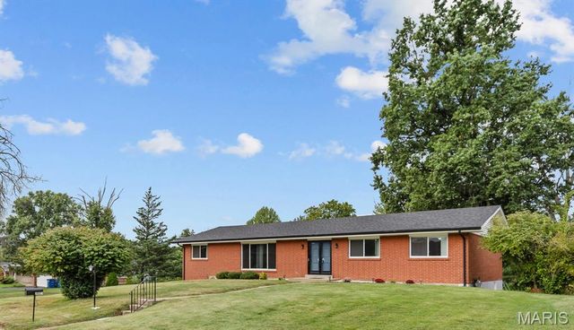 10621 Rebecca Drive, St Louis, MO 63128