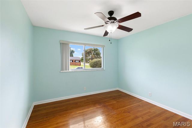 10621 Rebecca Drive, St Louis, MO 63128