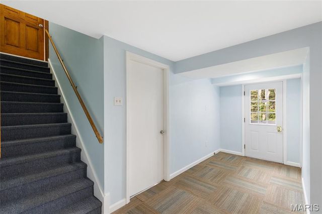 10621 Rebecca Drive, St Louis, MO 63128