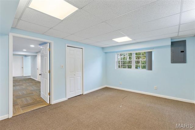10621 Rebecca Drive, St Louis, MO 63128