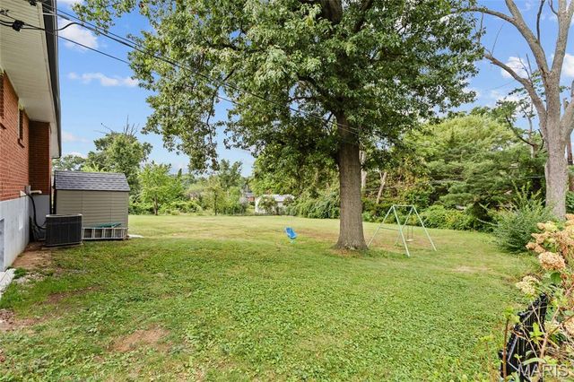 10621 Rebecca Drive, St Louis, MO 63128