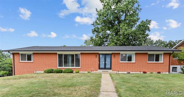 10621 Rebecca Drive, St Louis, MO 63128
