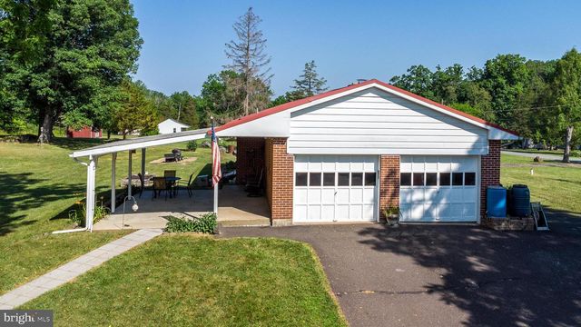 504 GREEN ST, Green Lane, PA 18054