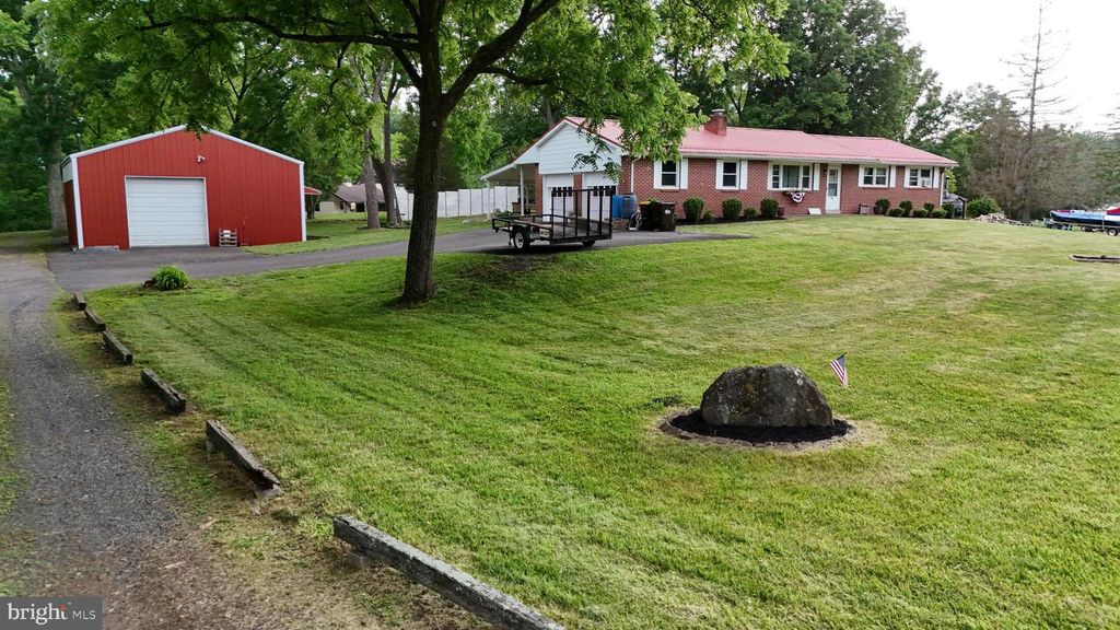 504 GREEN ST, Green Lane, PA 18054