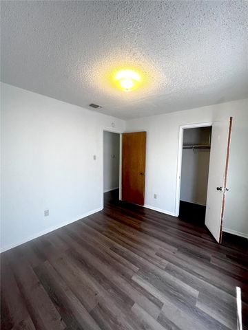 7045 Crosstimbers Lane, North Richland Hills, TX 76182