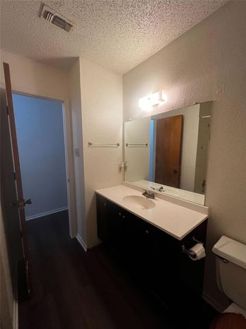 7045 Crosstimbers Lane, North Richland Hills, TX 76182