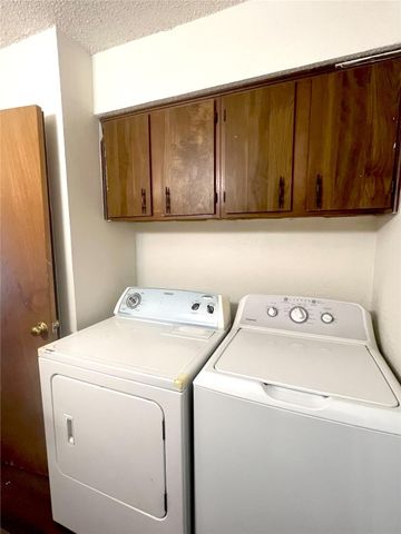 7045 Crosstimbers Lane, North Richland Hills, TX 76182