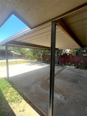 7045 Crosstimbers Lane, North Richland Hills, TX 76182