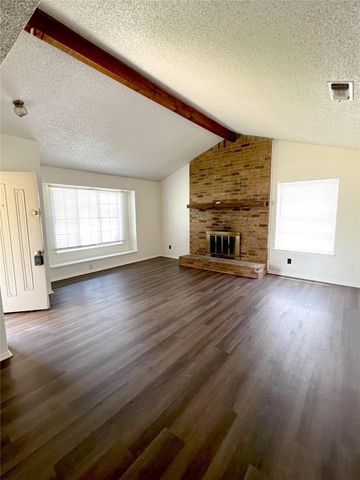 7045 Crosstimbers Lane, North Richland Hills, TX 76182