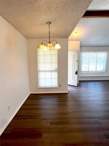 7045 Crosstimbers Lane, North Richland Hills, TX 76182