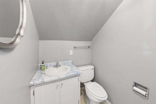 713 W Jefferson Street, Knoxville, IA 50138