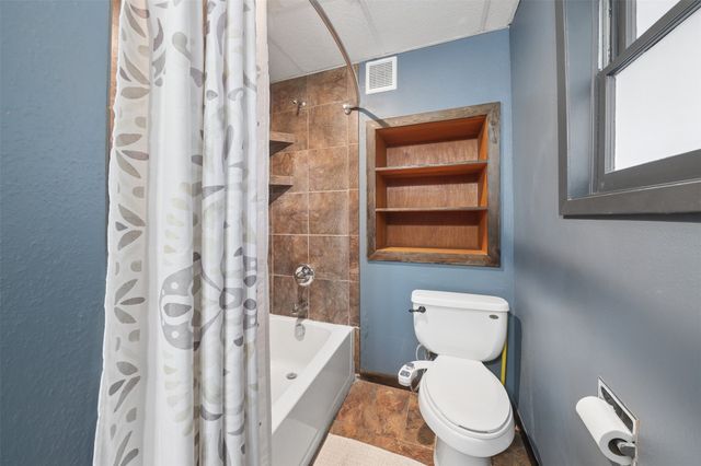 713 W Jefferson Street, Knoxville, IA 50138