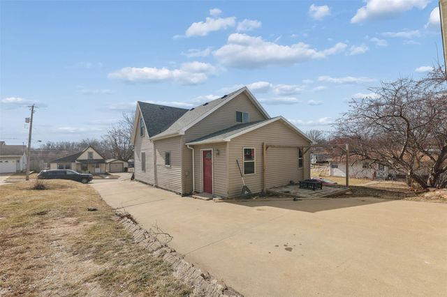 713 W Jefferson Street, Knoxville, IA 50138