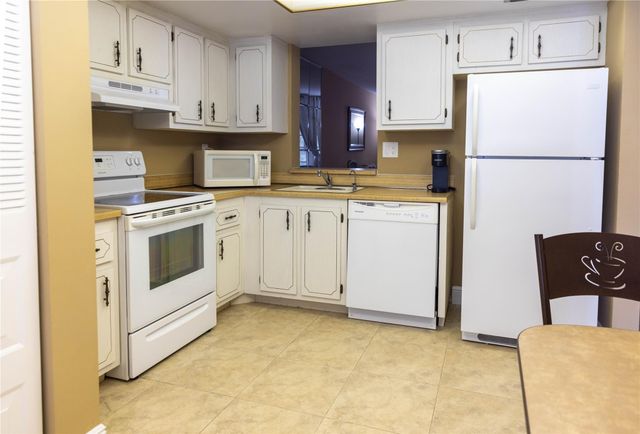 7680 NW 18th Street 406, Margate, FL 33063