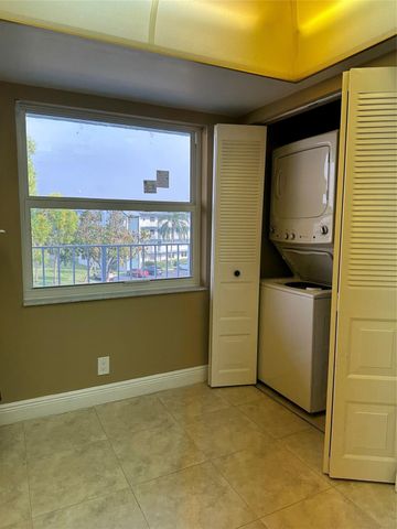 7680 NW 18th Street 406, Margate, FL 33063
