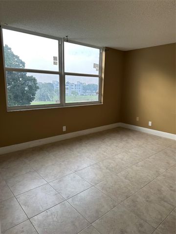 7680 NW 18th Street 406, Margate, FL 33063