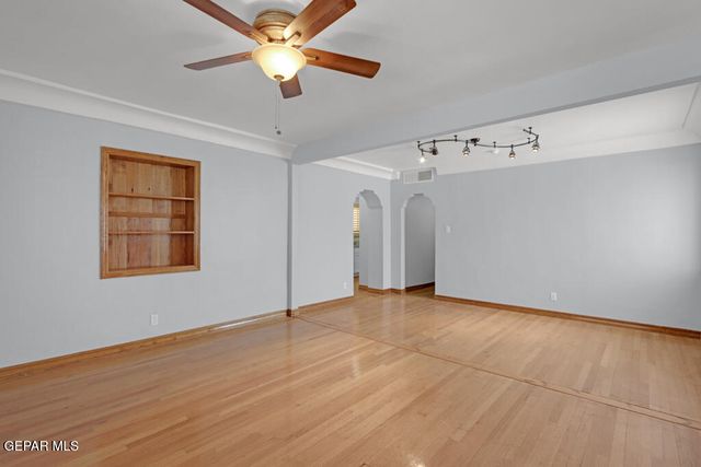 406 W OVERLAND Avenue, El Paso, TX 79901