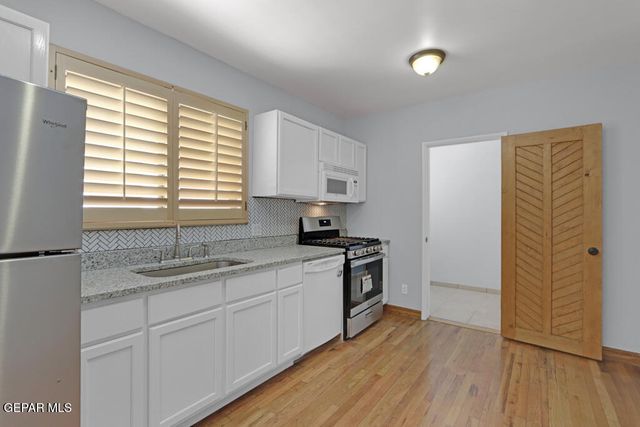 406 W OVERLAND Avenue, El Paso, TX 79901