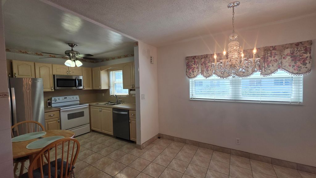 5300 Washington Street G221, Hollywood, FL 33021