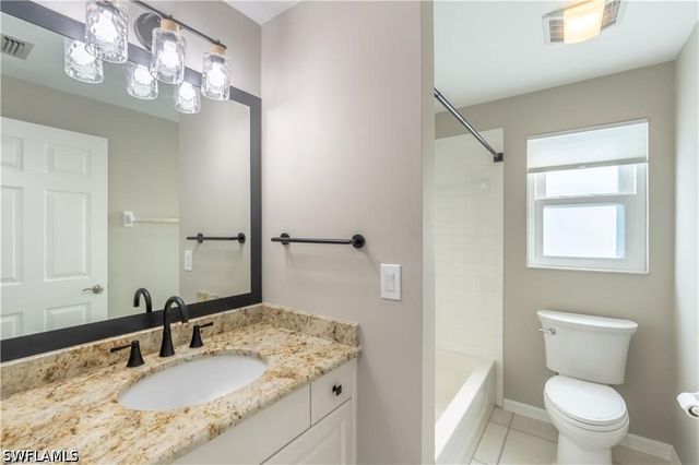 1704 Royal CIR 602, Naples, FL 34112