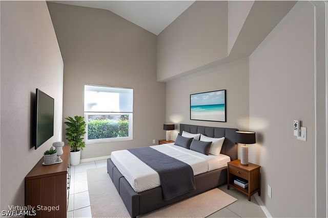 1704 Royal CIR 602, Naples, FL 34112