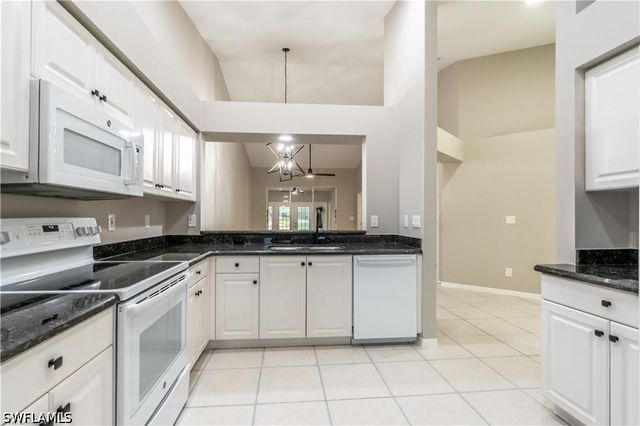 1704 Royal CIR 602, Naples, FL 34112