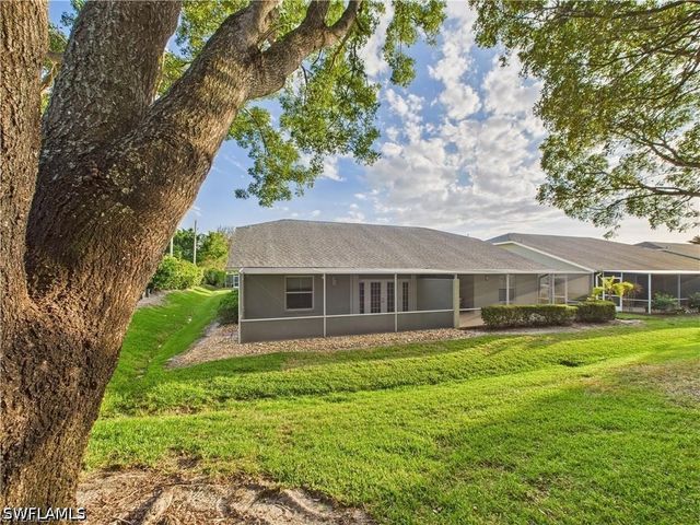 1704 Royal CIR 602, Naples, FL 34112