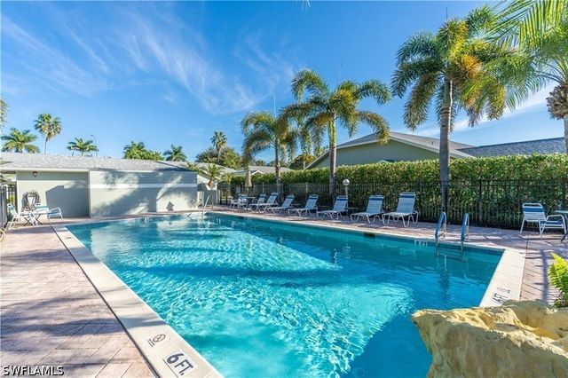 1704 Royal CIR 602, Naples, FL 34112