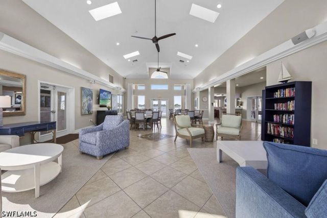 1704 Royal CIR 602, Naples, FL 34112