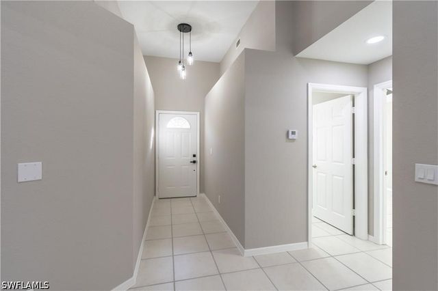 1704 Royal CIR 602, Naples, FL 34112