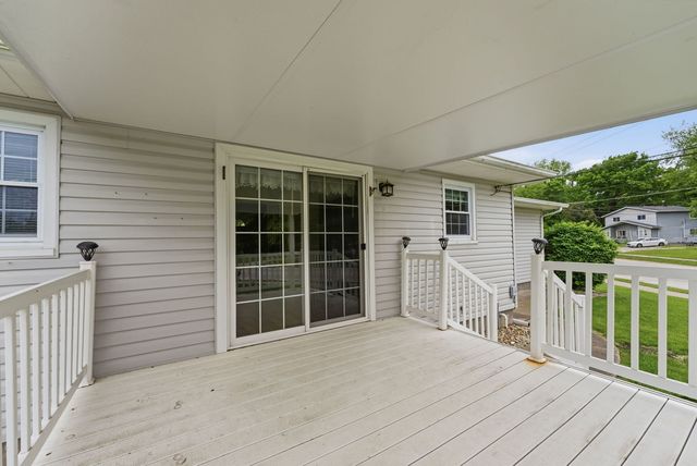 409 25th Avenue, East Moline, IL 61244