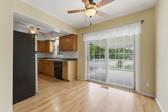409 25th Avenue, East Moline, IL 61244
