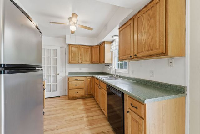 409 25th Avenue, East Moline, IL 61244