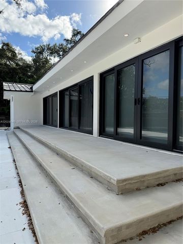 5841 SW 37th Ave, Dania Beach, FL 33312