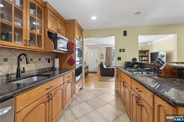 53 Yahara Avenue, Rutherford, NJ 07070
