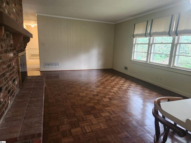 8 Cascade Court, Greenville, SC 29611