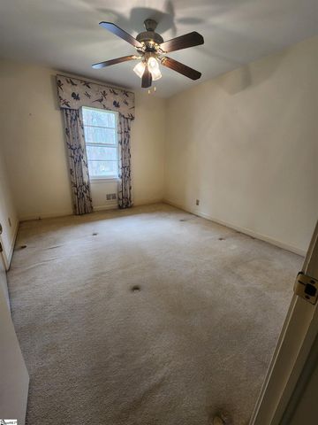 8 Cascade Court, Greenville, SC 29611