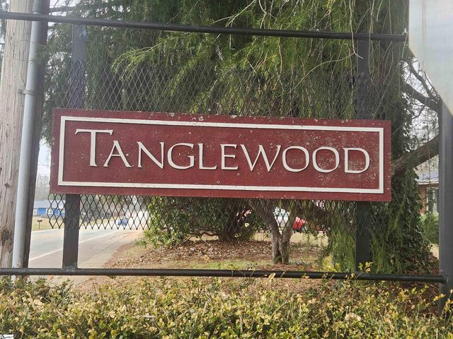 8 Cascade Court, Greenville, SC 29611