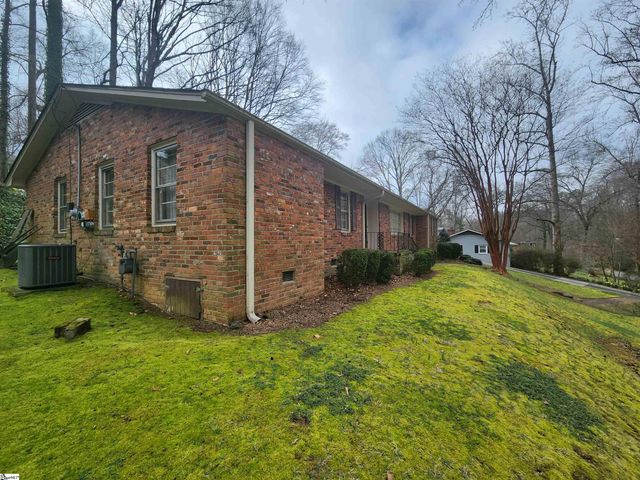 8 Cascade Court, Greenville, SC 29611