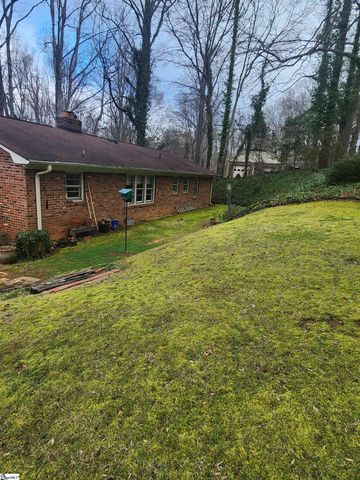 8 Cascade Court, Greenville, SC 29611