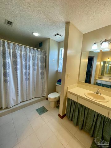 5500 Cox Rd, Milton, FL 32583