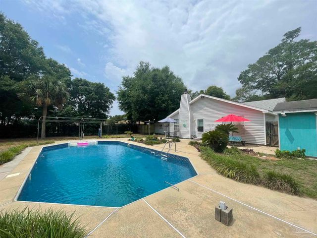 5500 Cox Rd, Milton, FL 32583
