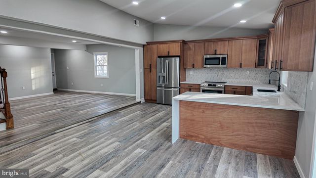 9330 ACADEMY RD, Philadelphia, PA 19114