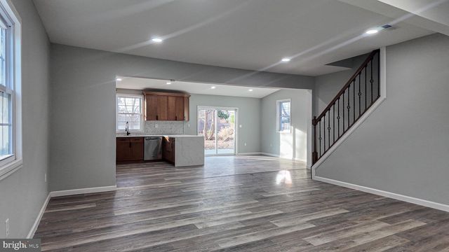 9330 ACADEMY RD, Philadelphia, PA 19114