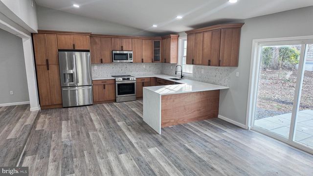 9330 ACADEMY RD, Philadelphia, PA 19114